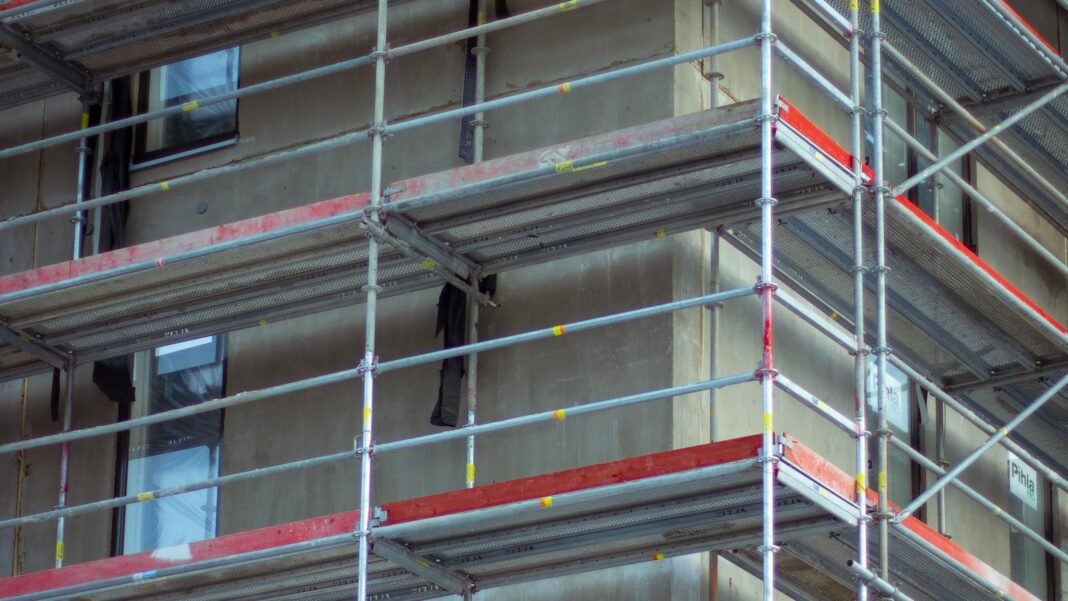 Financial Balance: Building a Secure Future While Enjoying the Present