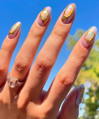 Aurora Nails Are This Summer’s Dreamiest Manicure Trend
